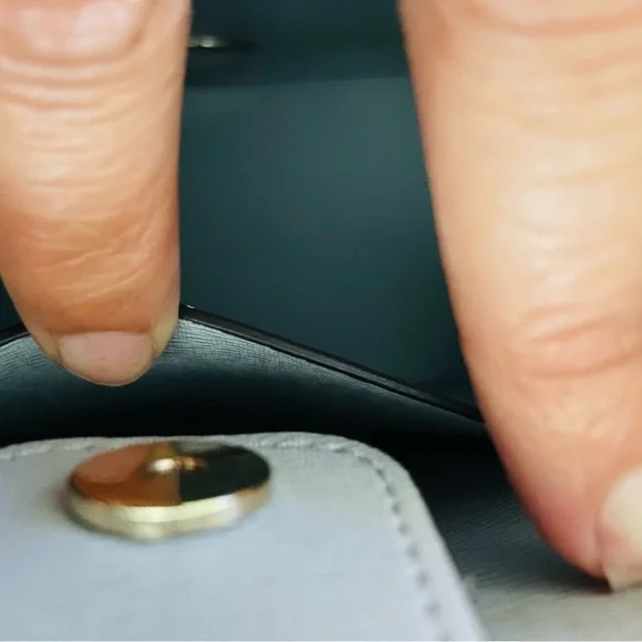 Stunning and Classic Kate Spade Purse. - Picture 7 of 7